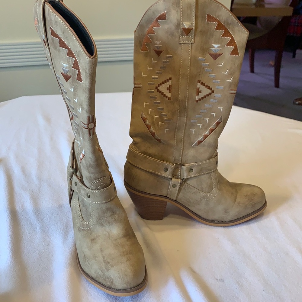 Dingo cowboy boots-EUC!